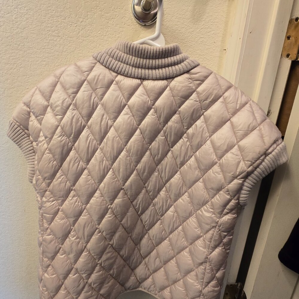 Vest - Picture 3 of 4